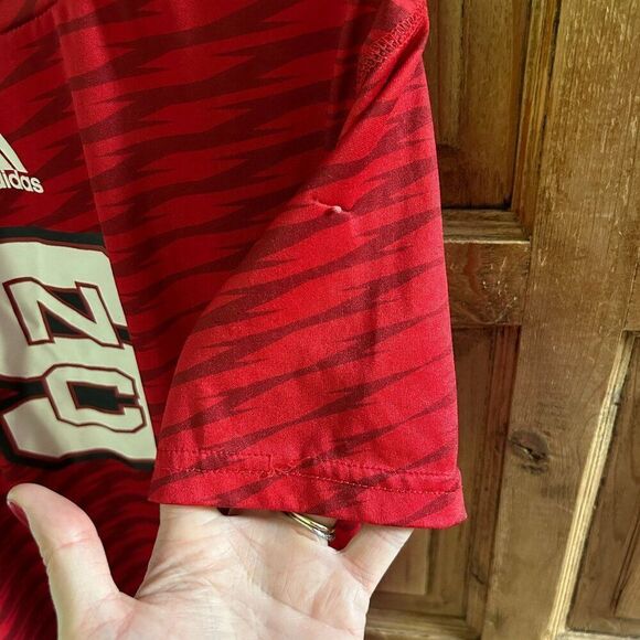 Boy's Adidas NC State Sz 12 Red Athletic T-Shirt Wolfpack Basketball Tee Flawed - Picture 7 of 7